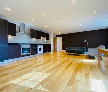 2 bedroom flat to rent - Photo 1