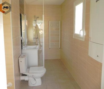 Location Appartement 2 pièces 42m² MILLAU 12100 - Photo 3