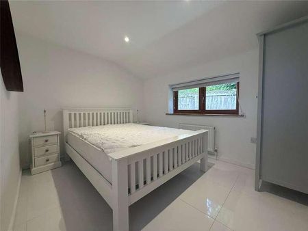 Hollacombe, Crediton, Devon, EX17 - Photo 3