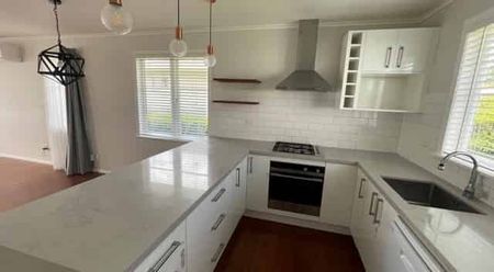 Modern inside, nice fully fenced back yard & large garage! - Photo 3