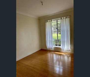 Comfortable Home in Convenient Location - Photo 2