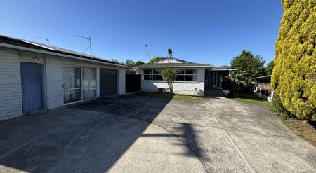Cool down this summer in your own backyard pool - Photo 2