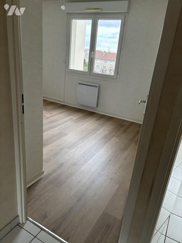 A LOUER TYPE 2 AVEC GARAGE RESIDENCE DU BARY, CHAMP DE MARS - PROCHE DU CENTRE VILLE - Photo 4