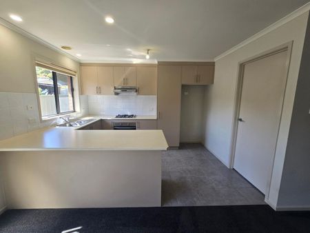 13/24-26 Demestre Street, Yass NSW 2582 - Townhouse For Rent | Domain - Photo 4