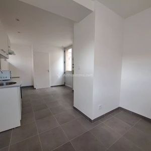 Location Appartement 1 pièces 18 m2 à Carmaux - Photo 2