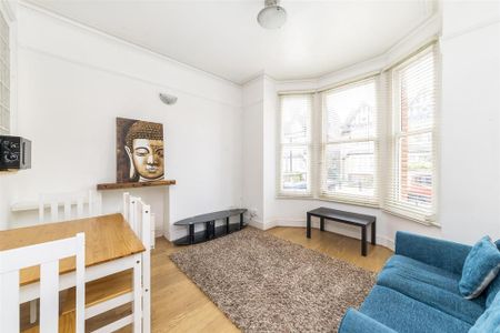 1 bedroom ground floor flat to rent - Photo 2