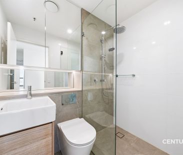 Luxurious Penthouse Living in the Heart of North Sydney &ast;&ast; ... - Photo 5