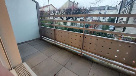 location Appartement T1 DE 28m² À NEUILLY PLAISANCE - Photo 5