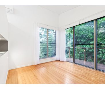 Beach house close to nature and in the ever growing Sea Spray - Photo 1