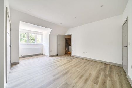 3 bedroom apartment to rent - Photo 2