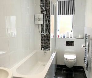 1 Postern Close - Photo 3