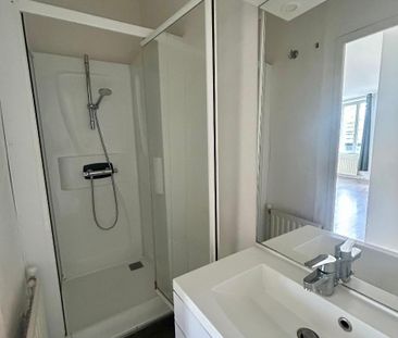 Location Appartement 4 pièces 64m² ST ETIENNE 42000 - Photo 4