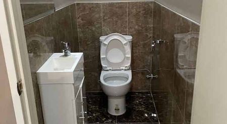 MODERN, SUNNY & SPACIOUS 5 BEDROOMS HOUSE , GARAGE - Photo 5