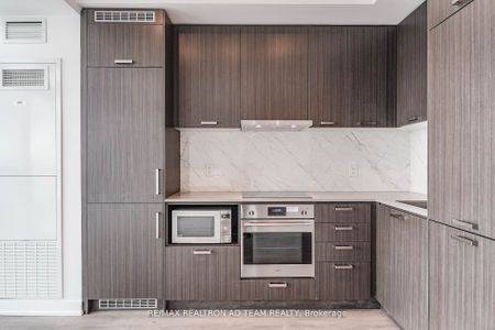 For Lease - 38 Honeycrisp Crescent Unit# 2003, Vaughan, Ontario - Photo 5