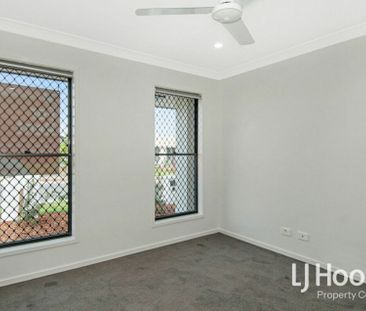 Low Maintenance 3 Bedroom Modern Home!! - Photo 3