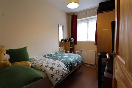 3 bedroom semi-detached house to rent - Photo 3