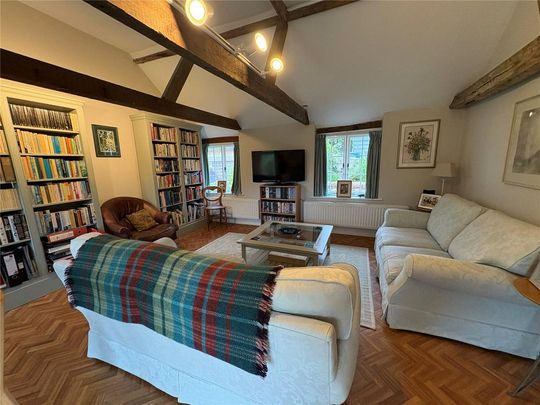 4 bedroom detached house to rent - Photo 1