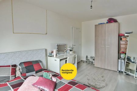 Recent appartement met 3 slaapkamers in het centrum van Eernegem - Photo 3