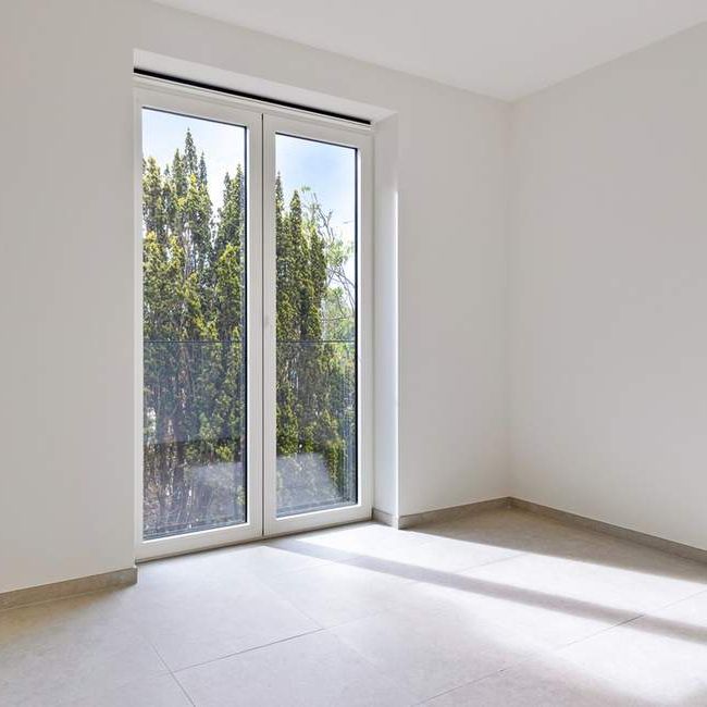 Appartement te huur in Kortrijk voor € 1.600 met 3 slaapkamers - Photo 1