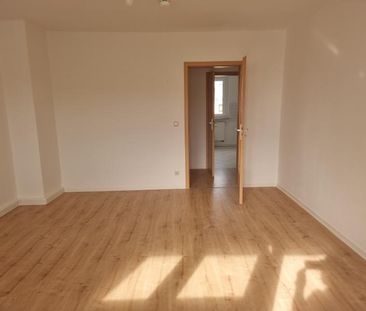 Geräumige Vierraumwohnung mit Balkon! - Foto 1