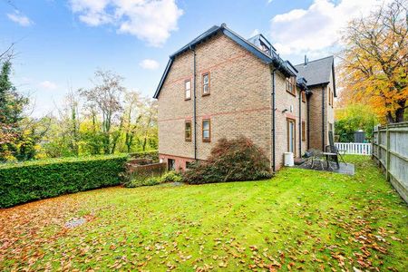 Tepestede Court, CR5 - Photo 5