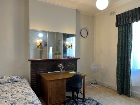 5-bedroom shared house / townhouse, hOUNSLOW AVE COWANDILLA - Photo 5