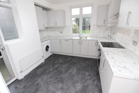 3 bedroom semi-detached house to rent - Photo 5