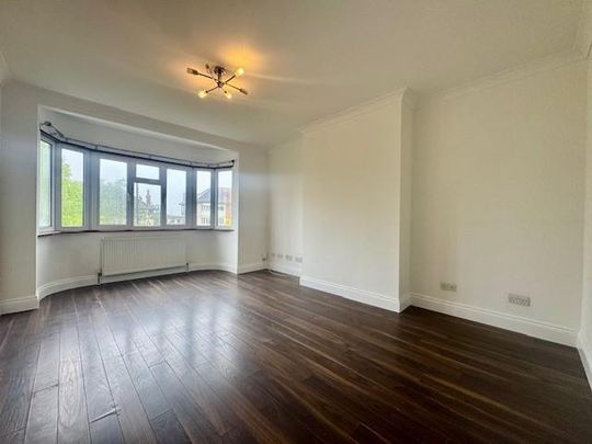 3 bedroom flat to rent - Photo 1