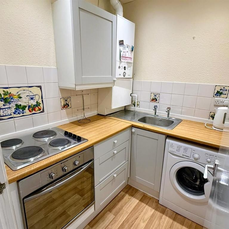 1 bedroom flat to rent - Photo 1