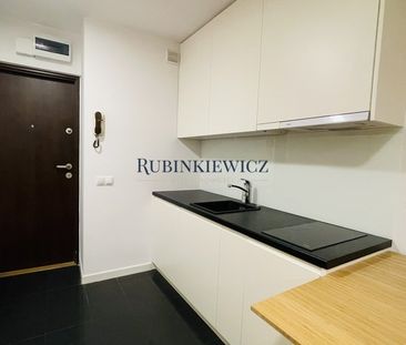 Warszawa, Śródmieście, pl. Grzybowski - Photo 6