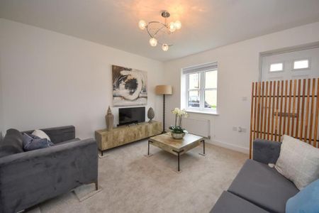 2 bedroom end of terrace house to rent - Photo 2