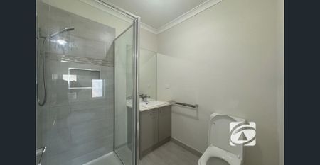 LIVING THE EASY LIFE! - Photo 2