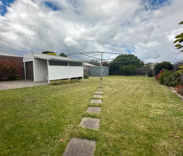 21 Lloyd Street, Belmont - Photo 3