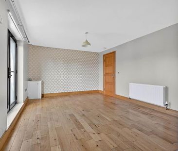 37 Drumadoon Square, Dundonald, Belfast, BT16 2QN - Photo 3