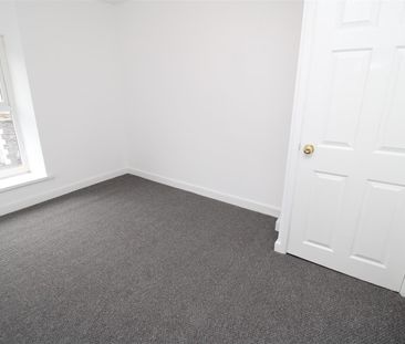 House - Terraced For Rent Tyntyla Road, Pentre - Photo 2