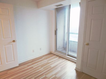 For Lease - 8 Hillcrest Avenue Unit# 2303, Toronto, Ontario - Photo 4