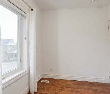 For Lease - 94 Wallace Avenue Unit# 2nd Flr, 2 bdrm + Den/Din, Toro... - Photo 1