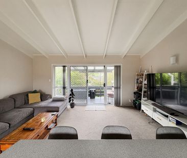 Spacious Four Bedroom Family Home in a Great Location - Sunnybrook - Photo 6