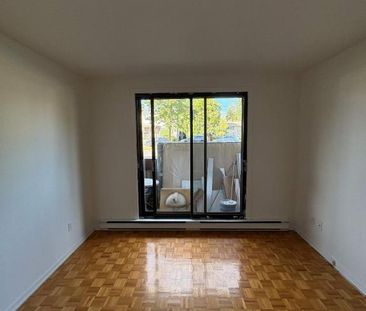 2 CH - 1 SDB - Laval - $1,150 /mo - Photo 1