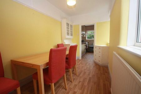 3 bedroom semi-detached house to rent - Photo 5