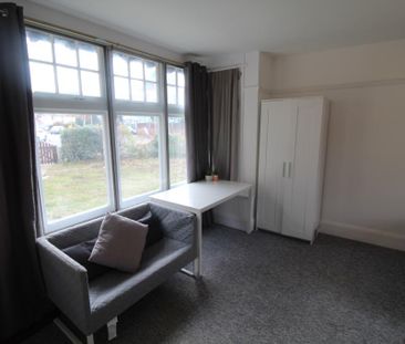 Highworth Avenue, Cambridge - Photo 1