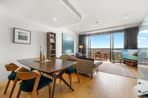 Glamorous Dual Level Loft With A Huge Rooftop Terrace: Offered furnished, partially furnished or unfurnished - Photo 1