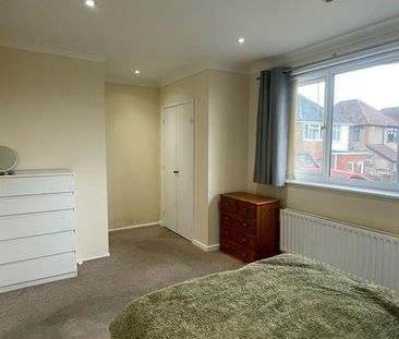 2 bedroom house of multiple occupation to rent - Photo 6
