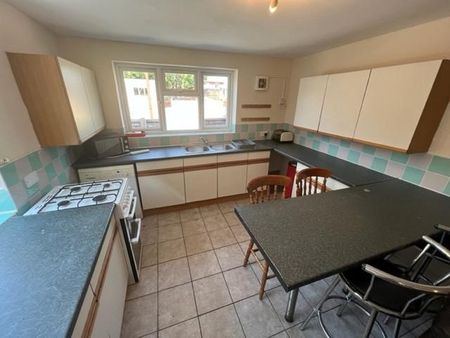 6 bedroom house to rent - Photo 3