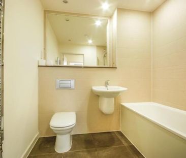3 bedroom apartment to rent - Photo 6