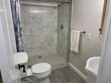 For Lease - 153 Queens Drive Unit# Lower, Toronto, Ontario - Photo 5