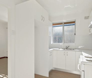 Bright & Convenient Two-Bedroom Unit in Wiley Park - Photo 5