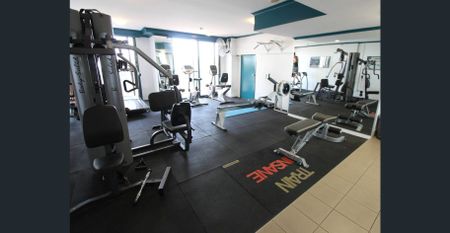 Unfurnished One Bedroom Apartment + Parking (Bayview Waters) - Photo 5