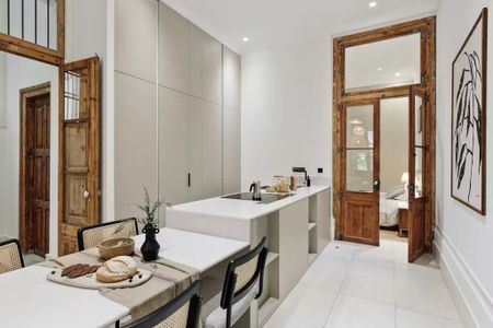 Carrer de Trafalgar, Barcelona, Catalonia 08010 - Photo 3