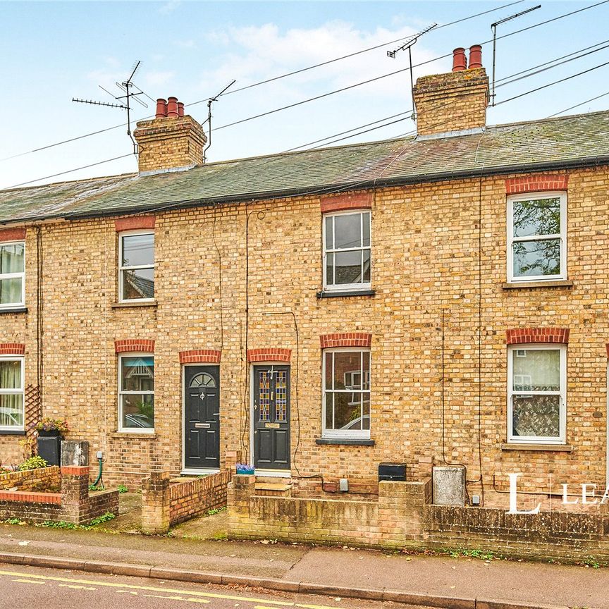 3 bedroom house to rent Southmill Road, Bishop's Stortford, Hertfordshire, CM23 - Photo 1